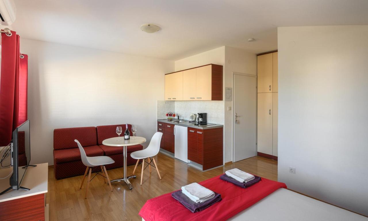 Apartments Blatancic Vodice Eksteriør bilde